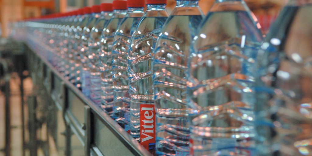 Chaine de production de bouteilles Vittel chez Nestlé Waters