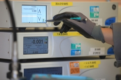 Diminution du coût d’étalonnage par instrument, amélioration des bilans matières. Diminution du coût d’étalonnage par instrument, amélioration des bilans matières.