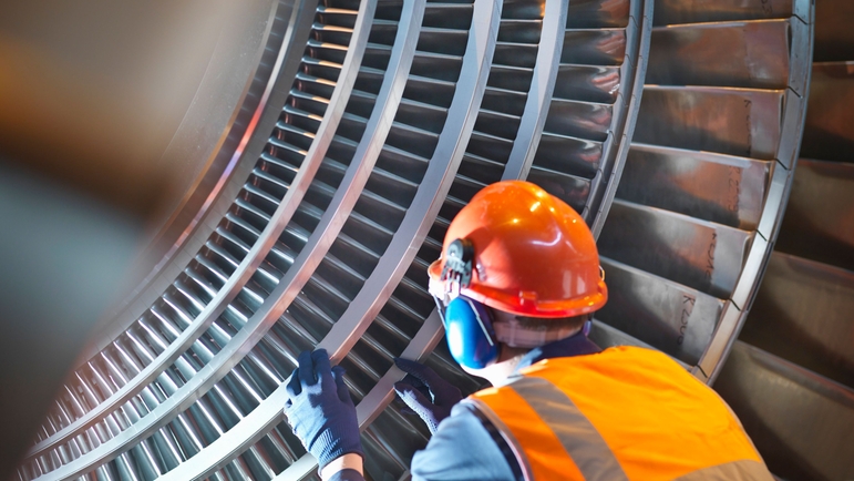 Gas turbine in a power and energy plant