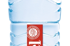 Bouteille Vittel produite par Nestlé Waters