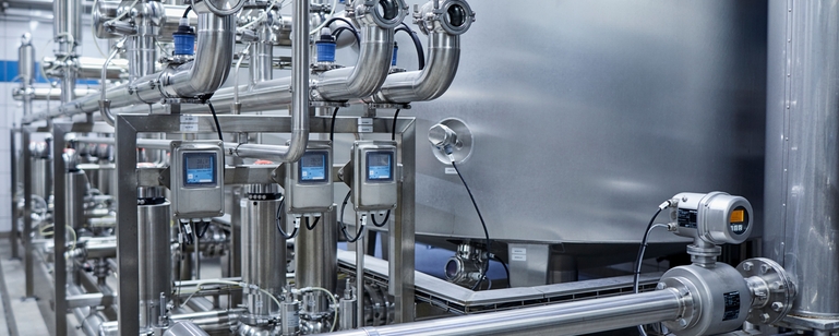 Clean-in-Place process with inline measuring instruments