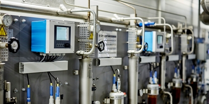 Platine d'analyse pour le cycle eau/vapeur dans la centrale de cogénération de chaleur et d'électricité de Zwickau Süd
