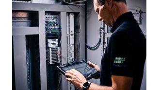 Modules d'interface RN Series installés dans une armoire.