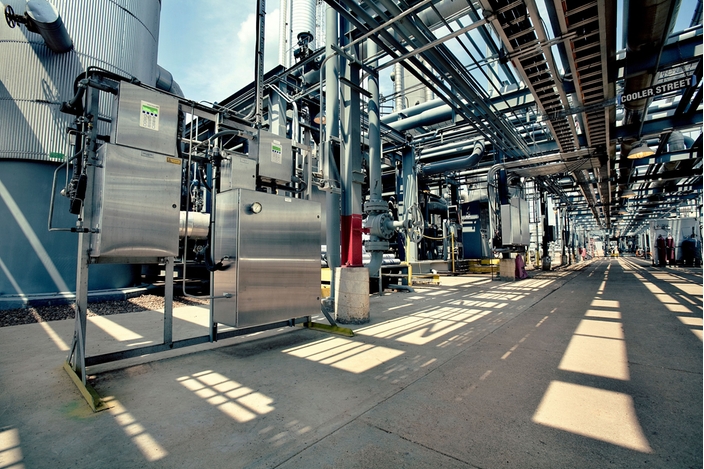 Analyseur de gaz TDLAS installé dans une usine