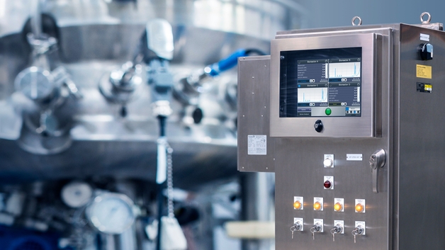 Raman Rxn4 analyzer with enclosure and Rxn-45 probe in a stainless-steel bioreactor